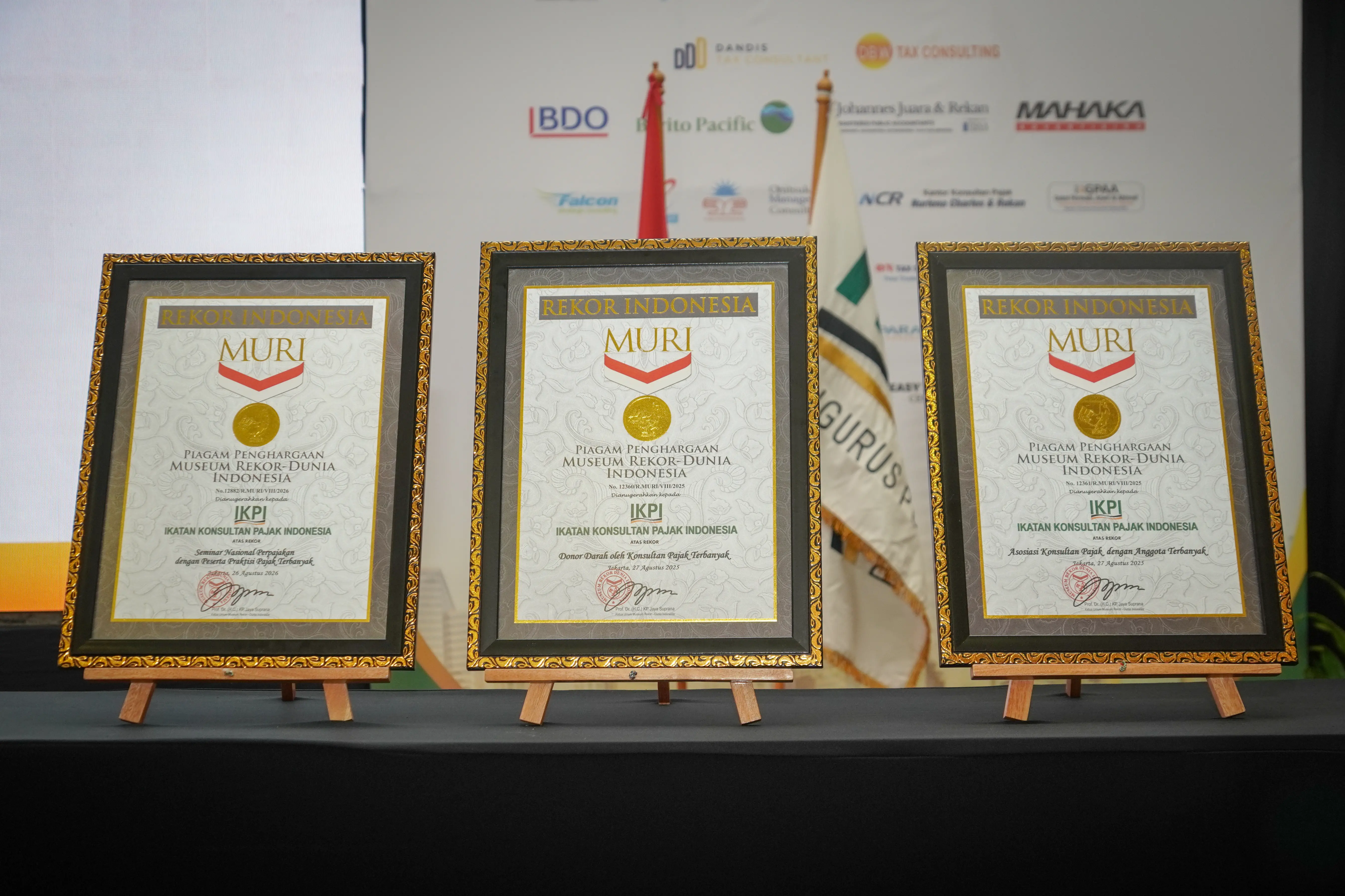 Pemberian Penghargaan ISO, Penghargaan Sponsor, Penyerahaan Hadiah Lomba, Pelantikan, Insan IKPI Award, Seminar Nasional,  MURI, dan Perayaan HUT IKPI 61